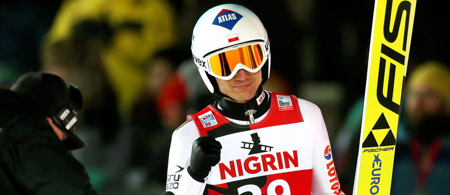 Kamil Stoch wygrał kwalifikacje do sobotniego konkursu Pucharu Świata w skokach narciarskich w Lillehammer, ale nie wiadomo, czy weźmie w nim udział. Polak odczuwa ból w kolanie i jest pod opieką fizjoterapeuty.