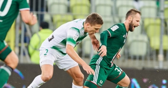 W drugim piątkowym meczu 19. kolejki piłkarskiej ekstraklasy Lechia bez problemu pokonała na własnym stadionie Śląsk 3:0 (1:0). Dwie bramki dla gospodarzy zdobył Flavio Paixao, a jedną Grzegorz Kuświk. Wrocławianie po raz drugi przegrali na wyjeździe 0:3 – 20 listopada w takim samych rozmiarach ulegli w Poznaniu Lechowi.