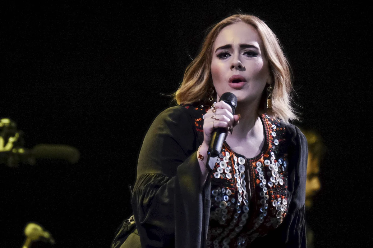 Adele wypowiedziała wojnę tym, którzy nielegalnie handlują biletami na jej koncerty! Na londyńskie występy gwiazdy zostaną wpuszczeni wyłącznie fani z wydrukowanym na wejściówce nazwiskiem. 