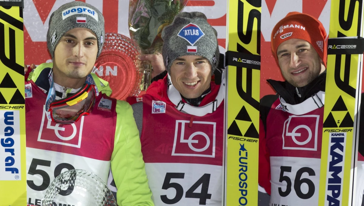 Kamil Stoch przyznał, że zwycięstwo w niedzielnym konkursie w Pucharze Świata w norweskim Lillehammer zaskoczyło go. "Po drugim skoku nie liczyłem, że znajdę się na podium" - przyznał dwukrotny mistrz olimpijski z Soczi.