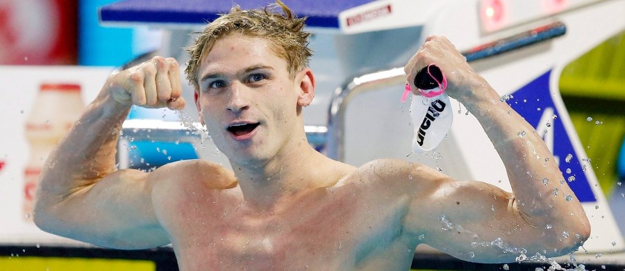 Po raz trzeci z rzędu Radosław Kawęcki zdobył złoty medal mistrzostw świata na krótkim basenie na dystansie 200 m stylem grzbietowym. Ostatniego dnia zmagań w Windsor na podium stanął także Wojciech Wojdak, który był trzeci na 1500 m kraulem.