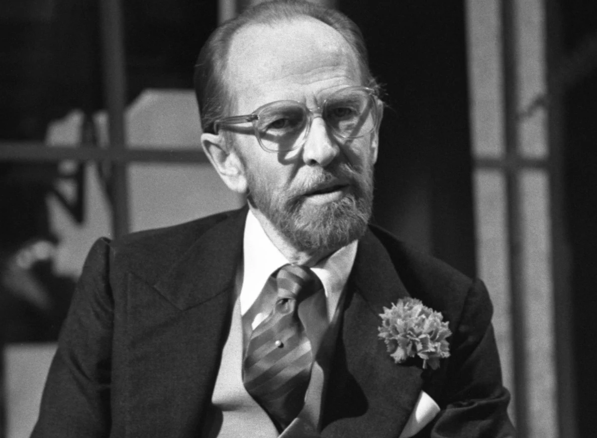 101 lat temu w Warszawie urodził się Jeremi Przybora. Był poetą, satyrykiem, aktorem i współtwórcą legendarnego "Kabaretu Starszych Panów".