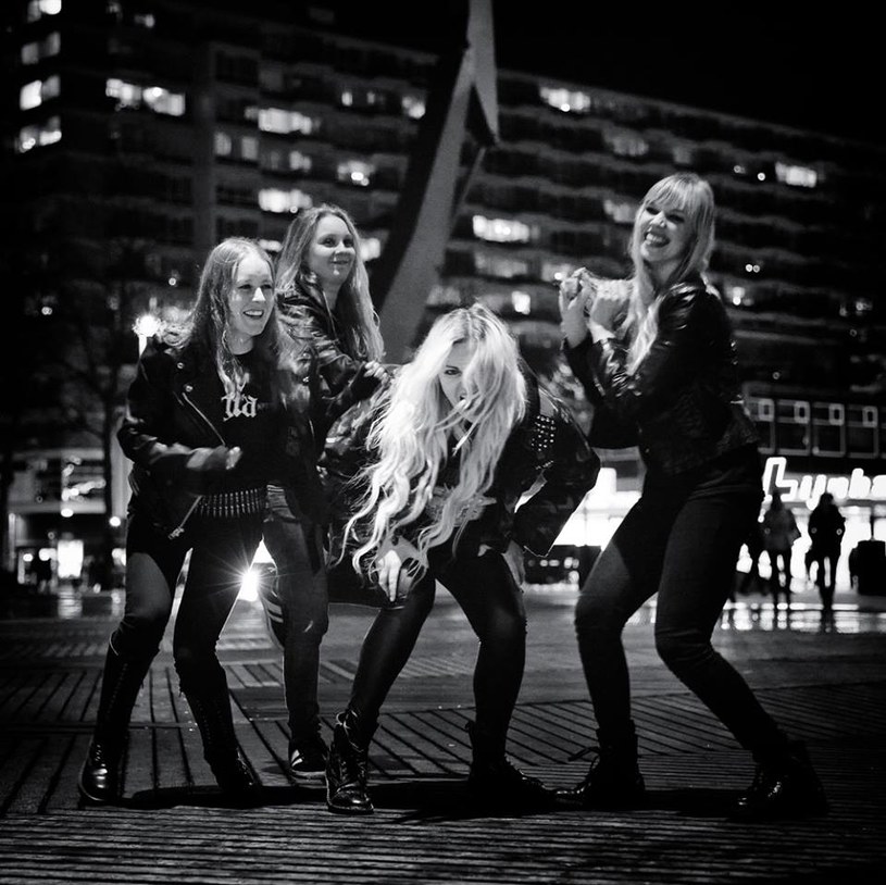 Holenderska grupa Sisters Of Suffocation podzieliła się z fanami nowym utworem "Phobophobia".