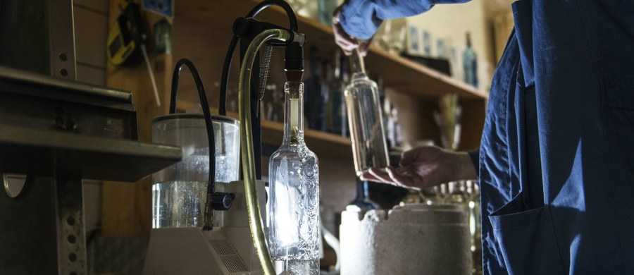 Irańska agencja prasowa ISNA informuje w środę o zatrzymaniu 120 osób, które uczestniczyły w zakrapianym alkoholem prywatnym przyjęciu w jednej z kawiarni w Teheranie.