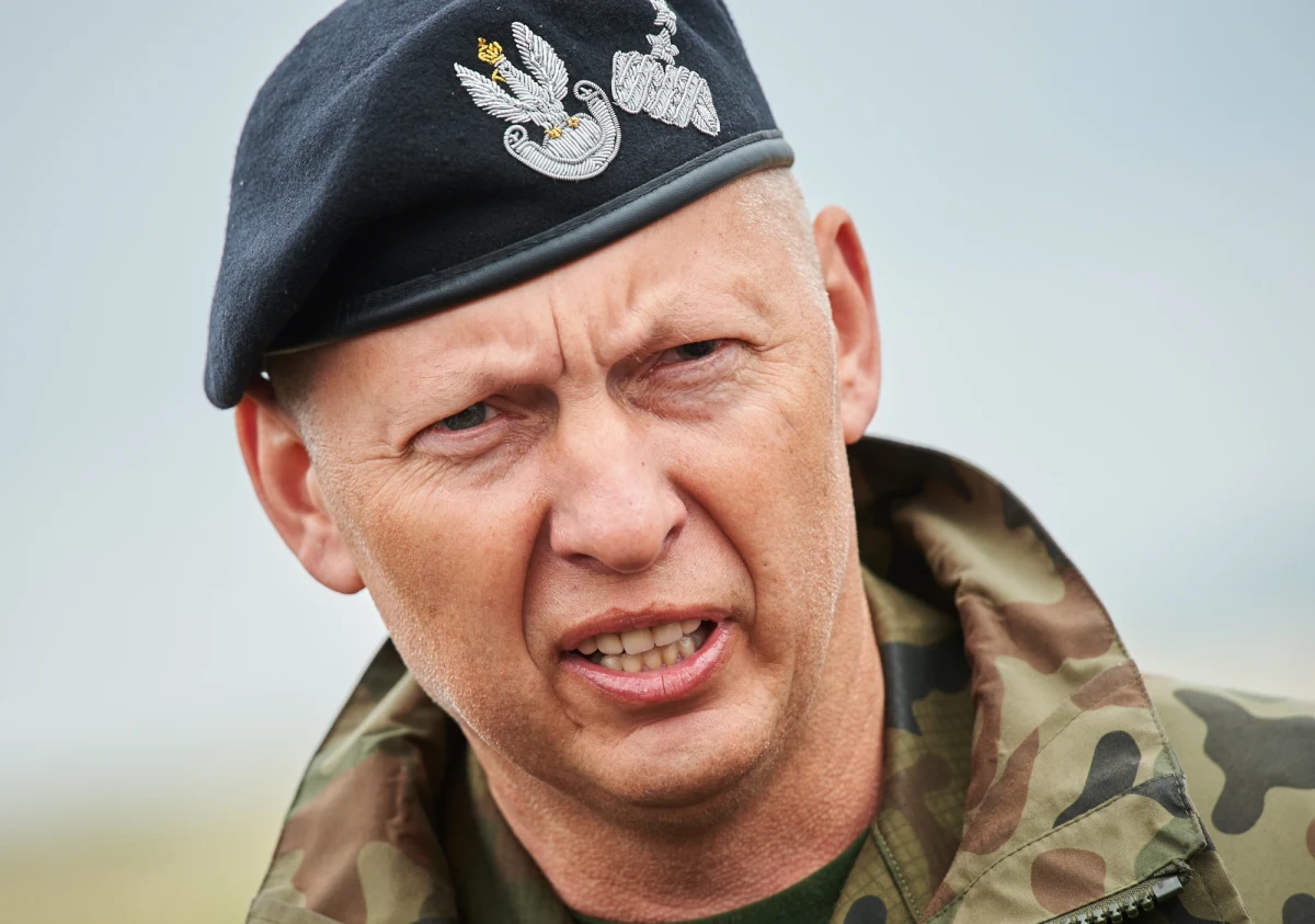 Minister Obrony Narodowej Antoni Macierewicz przyjął w czwartek dymisję generała broni Mirosława Różańskiego. Był on Dowódcą Generalnym Rodzajów Sił Zbrojnych.