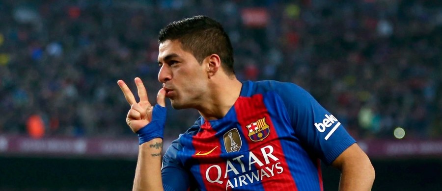 Urugwajczyk Luis Suarez, król strzelców poprzedniego sezonu hiszpańskiej ekstraklasy, przedłuży kontrakt z Barceloną - poinformował klub. Nowa umowa 29-letniego piłkarza będzie obowiązywać do 2021 roku.