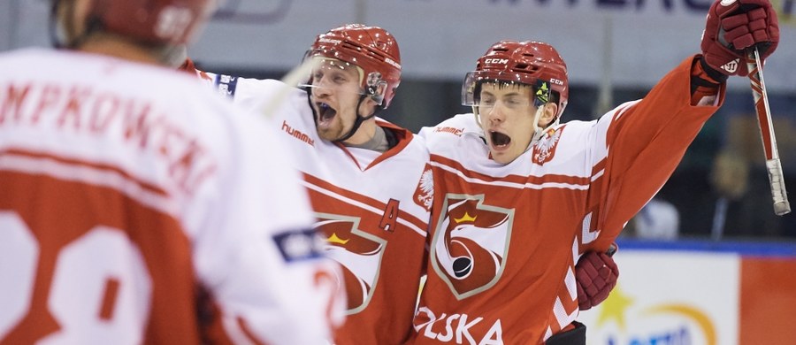 Hokejowa reprezentacja Polski pokonała po dogrywce Koreę Południową 6:5 (1:2, 2:1, 2:2, d. 1:0) w swoim pierwszym meczu rozgrywanego w Gdańsku towarzyskiego turnieju Euro Ice Hockey Challenge. W inauguracyjnym spotkaniu Kazachstan zwyciężył Ukrainę 5:1 (2:0, 3:0, 0:1).