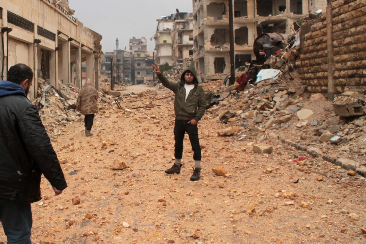 Światowa Organizacja Zdrowia (WHO) poinformowała, że bez podania przyczyny wstrzymano ewakuację rannych i cywilów z Aleppo w północno-zachodniej Syrii. Dodatkowo pracownikom agencji pomocowych nakazano opuszczenie miasta. Rosyjski resort obrony podał tymczasem, że ewakuację zakończono - z miasta wywieziono wszystkie kobiety, dzieci i ponad 4,5 tys. bojowników. 