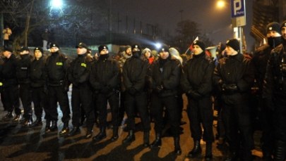 Nocna interwencja policji przed Sejmem. Policja przeanalizuje przebieg wydarzeń 