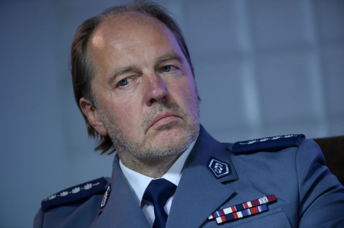 Negatywnie oceniam próby wykorzystywania policji dla uzyskania doraźnego interesu politycznego przez różne środowiska polityczne - oświadczył przewodniczący Zarządu Głównego NSZZ Policjantów Rafał Jankowski. Dodał, że w nocy z piątku na sobotę funkcjonariusze działali przed Sejmem w granicach prawa.