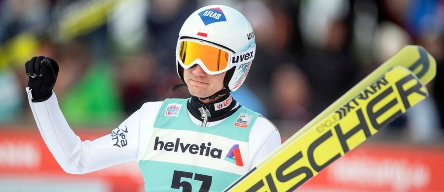 Kamil Stoch zajął drugie miejsce w niedzielnym konkursie Pucharu Świata w skokach narciarskich w szwajcarskim Engelbergu. Zwyciężył lider klasyfikacji generalnej Słoweniec Domen Prevc.