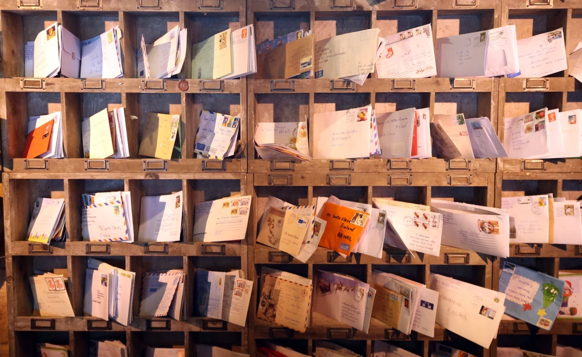 W poniedziałek protestują brytyjscy pocztowcy i kolejarze. Akcje zaplanowano na najbardziej ruchliwy tydzień w roku. Ponad 3 tys. pracowników poczty nie przyszło dziś do pracy. Jutro będzie podobnie.