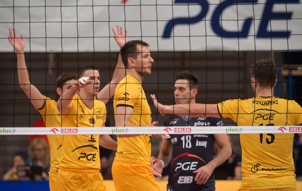 Przed PGE Skrą bardzo ważny mecz w siatkarskiej Lidze Mistrzów. Bełchatowianie zagrają dziś w Łodzi z włoskim Azimutem Modena. Początek tego starcia o 17:30. 