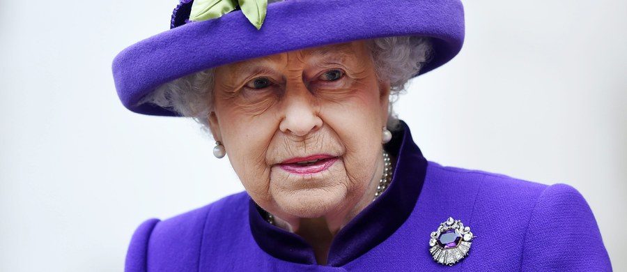 Pałac Buckingham poinformował, że królowa Elżbieta II nie będzie już patronowała turniejowi tenisowemu na kortach All England Club w Wimbledonie, co czyniła od 1952 roku. Od sezonu 2017 brytyjską monarchinię zastąpi księżna Kate, żona następcy tronu księcia Williama.