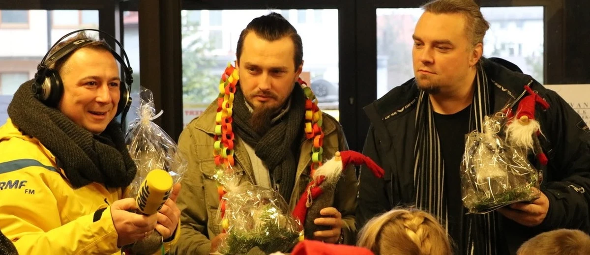 „Choinki pod choinkę” od RMF FM dotarły dziś do Lublina. W stolicy województwa lubelskiego nie tylko rozdawaliśmy pachnące drzewka, ale również szukaliśmy wokalnych talentów. Nasz redakcyjne jury zdecydowało, że o zwycięstwo w Wielkim Finale powalczą: Wiktoria, Antoni i Filip Sowa.