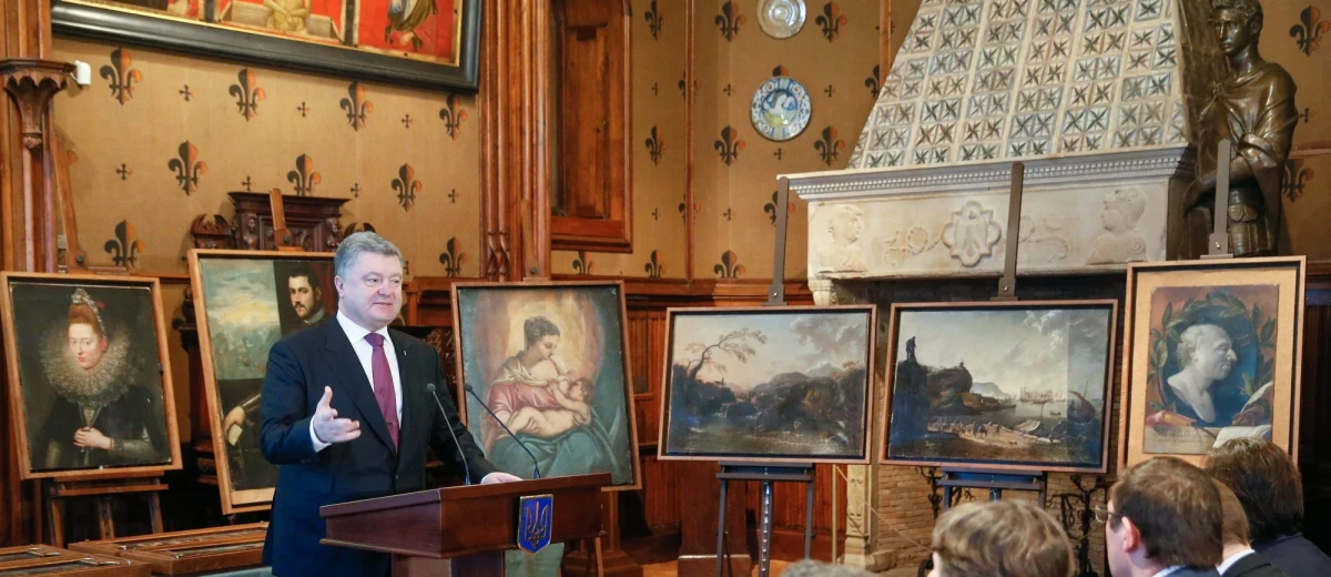 Władze Ukrainy zwróciły 17 obrazów, które skradziono z włoskiego muzeum Castelvecchio w Weronie i które zdaniem ich właściciela po odnalezieniu w okolicach Odessy były zbyt długo przetrzymywane przez władze w Kijowie. Wśród obrazów, których wartość - jak donoszą media - szacowana jest na 15-20 mln euro są dzieła takich artystów, jak Tintoretto i Rubens. Przekazał je stronie włoskiej prezydent Petro Poroszenko, przeciwko któremu muzeum Castelvecchio złożyło w związku z tą sprawą doniesienie do prokuratury. Obrazy odebrał burmistrz Werony, Flavio Tosi.
