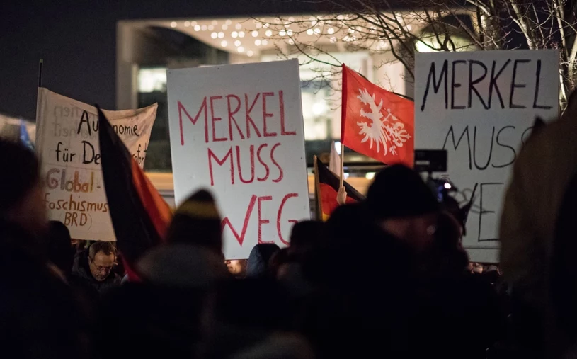 Demonstracje Zwolenników I Przeciwników Polityki Migracyjnej Merkel Wydarzenia W Interiapl 7763