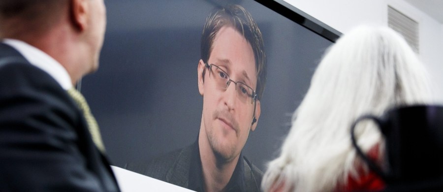 ​Były współpracownik amerykańskiej Agencji Bezpieczeństwa Wewnętrznego (NSA) Edward Snowden "miał w przeszłości i nadal utrzymuje kontakt" z rosyjskimi służbami wywiadowczymi - wynika z odtajnionych i ujawnionych fragmentów raportu komisji Kongresu USA.