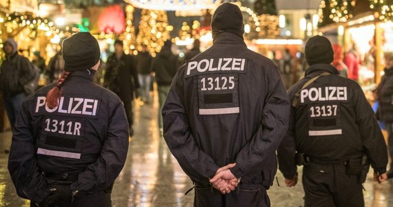 W Duisburgu aresztowano dwóch mężczyzn podejrzanych o przygotowywanie zamachu na centrum handlowe w Oberhausen - poinformowała w nocy z czwartku na piątek niemiecka policja. Podejrzani to dwaj bracia, w wieku 28 i 31 lat, urodzeni w Kosowie.
