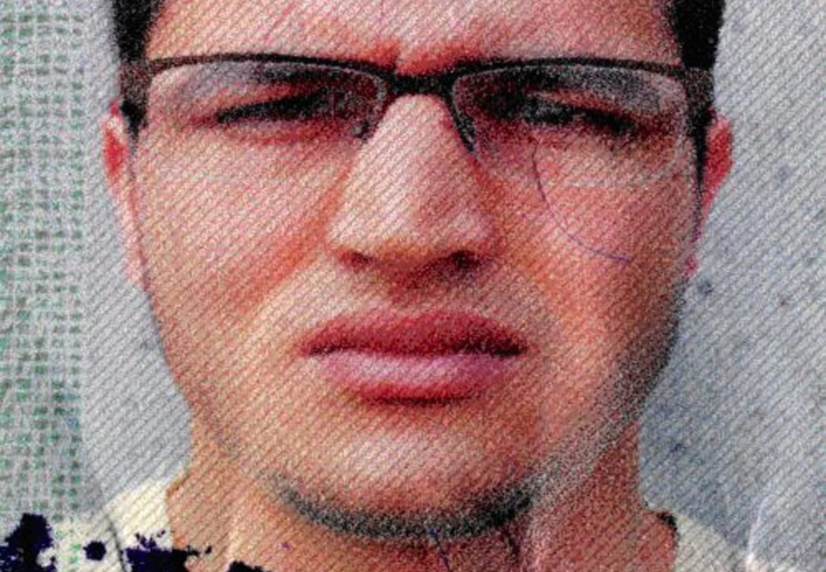 Administracja więzienna przy MSW Włoch sygnalizowała komitetowi analizy strategii antyterrorystycznej podejrzane zachowania poszukiwanego obecnie Tunezyjczyka Anisa Amriego, zaobserwowane gdy przebywał we włoskich zakładach karnych. Mężczyzna jest podejrzany o dokonanie zamachu w Berlinie. 