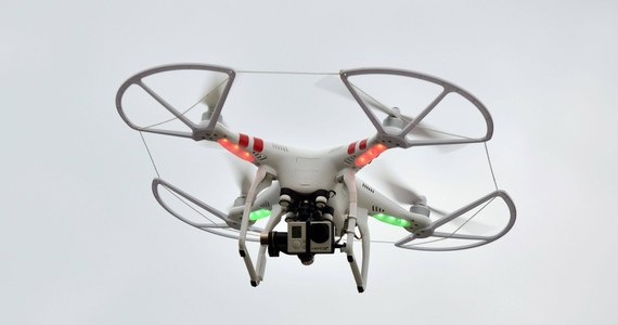 ​Coraz popularniejsze drony są wykorzystywane przez grupy przestępcze do przemytu narkotyków do Unii Europejskiej. To jedna z katalogu spraw, którymi ostatnio zajmują się informatycy śledczy. Ich zadaniem jest ustalenie miejsca startu bezzałogowca i zrzutu narkotyków.