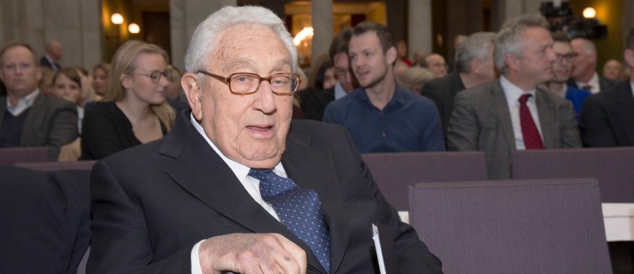 Były sekretarz stanu USA Henry Kissinger będzie doradzał nowemu prezydentowi USA Donaldowi Trumpowi w sprawach polityki zagranicznej - poinformował we wtorek niemiecki dziennik "Bild". Ma on m.in. opracować plan ustabilizowania sytuacji na Ukrainie.