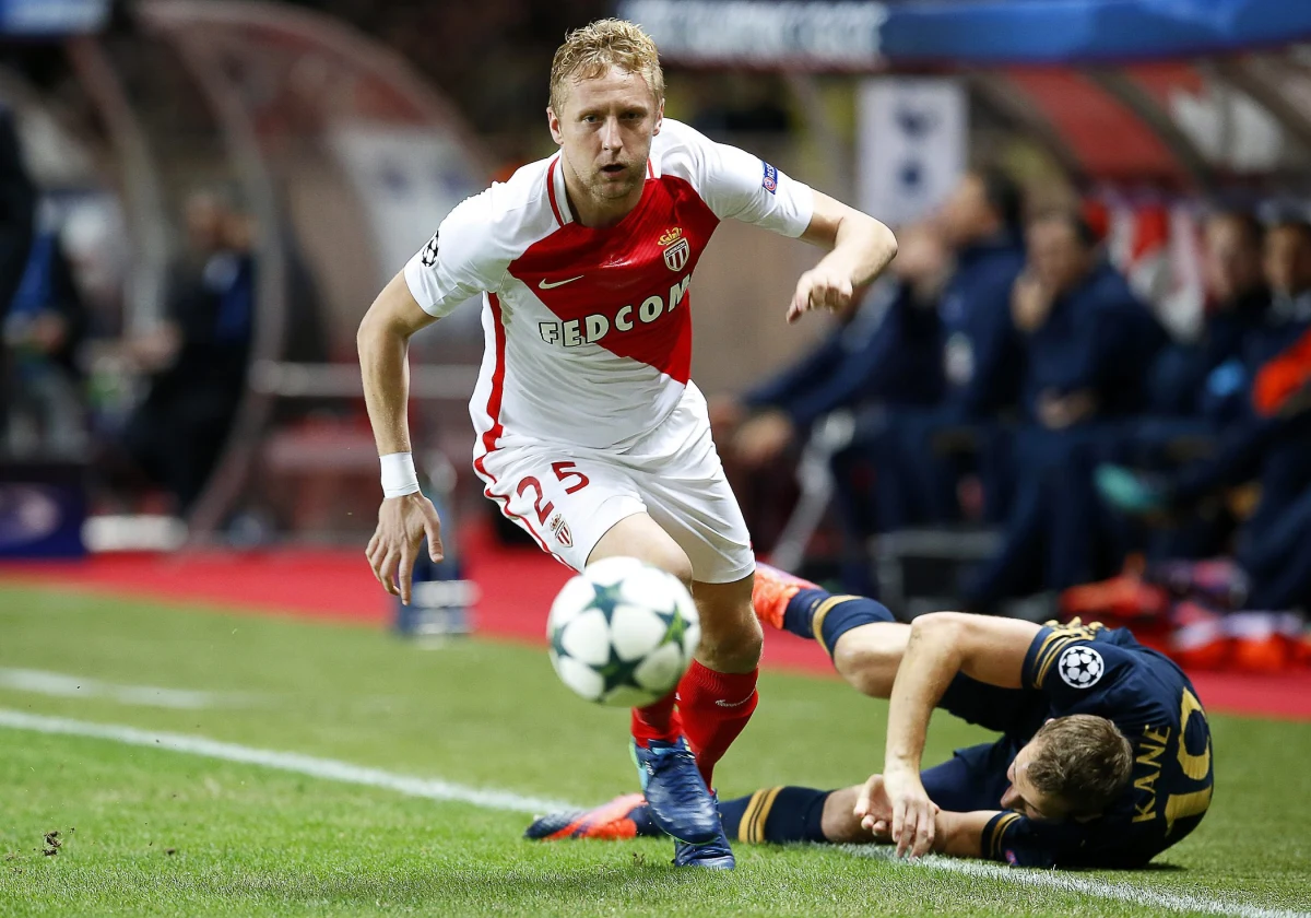 Kamil Glik po raz kolejny zbiera pochwały. Obrońca reprezentacji Polski został wybrany do jedenastki roku francuskiej ekstraklasy! Tym razem Polaka docenili kibice, którzy wzięli udział w plebiscycie zorganizowanym przez dziennik sportowy "L'Equipe".