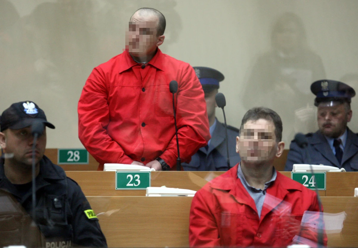 Krakowski sąd apelacyjny utrzymał kary dożywocia dla Tadeusza G. i Wojciecha W. za zabójstwo pięciu osób i usiłowanie zabicia kolejnych dwóch. Ofiary wywodziły się z kręgu właścicieli, współwłaścicieli i pracowników kantorów. Media określały oskarżonych mianem "gangu zabójców kantorowców". Sprawcy zbrodni najpierw strzelali do ofiar, a dopiero później sprawdzali, czy mają pieniądze.