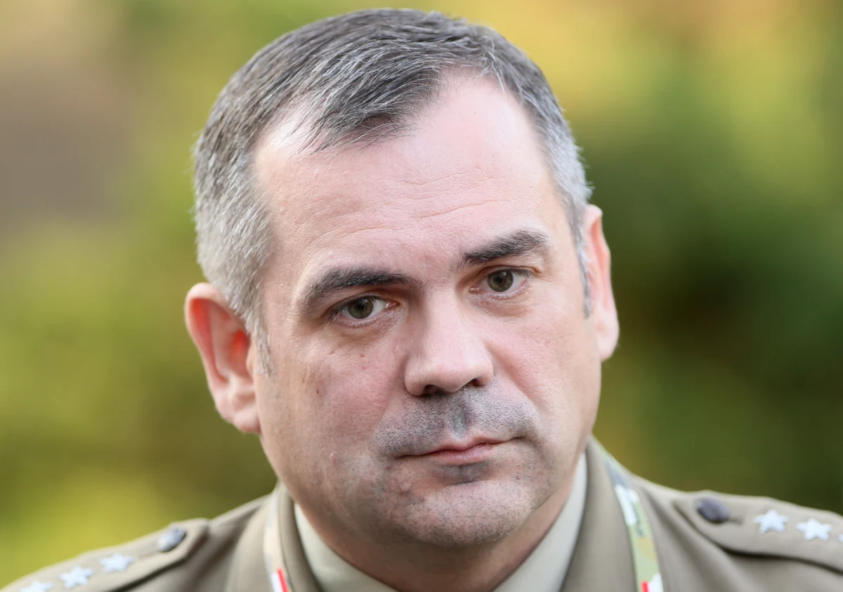 Prezydent Andrzej Duda mianował gen. bryg. Wiesława Kukułę na stanowisko dowódcy Wojsk Obrony Terytorialnej - poinformowało Biuro Bezpieczeństwa Narodowego. Gen. Kukuła obejmie stanowisko 1 stycznia, a więc z dniem wejścia w życie nowelizacji ustawy o powszechnym obowiązku obrony, która powołuje Wojska Obrony Terytorialnej jako odrębny rodzaj sił zbrojnych.