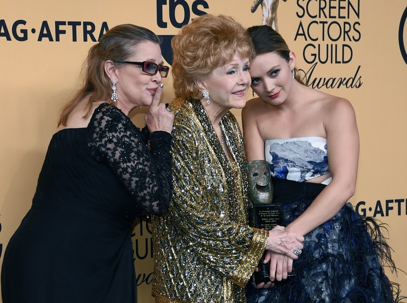 Aktorka Billie Lourd, córka Carrie Fisher i wnuczka Debbie Reynolds, po raz pierwszy od ubiegłotygodniowej śmierci obydwu legend kina odniosła się do rodzinnej straty.