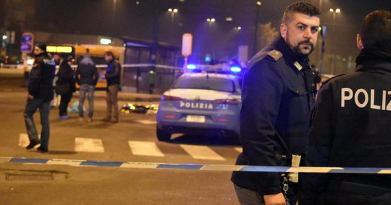 W Berlinie aresztowano 26-letniego Tunezyjczyka podejrzewanego o kontakty z Anisem Amrim, zamachowcem z Tunezji, który ponad dwa tygodnie temu na jarmarku świątecznym zabił 12 osób, a ponad 50 ranił. Zatrzymania dokonano w innej sprawie: wyłudzania świadczeń.