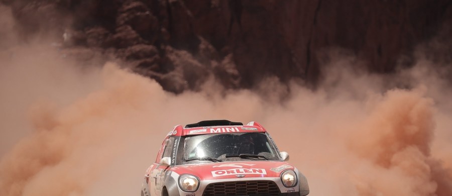 Jakub Przygoński (Mini All4 Racing), który uzyskał 10. czas wśród kierowców samochodów na 3. etapie Rajdu Dakar z San Miguel de Tucuman do San Salvador de Jujuy w Argentynie długości 780 km (odcinek specjalny 364 km), awansował na dziewiąte miejsce w klasyfikacji generalnej.