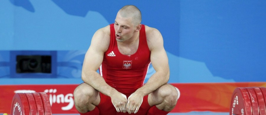 Międzynarodowa Federacja Podnoszenia Ciężarów (IWF) oficjalnie przyznała Szymonowi Kołeckiemu złoty medal olimpijski w kategorii 94 kg na igrzyskach w Pekinie w 2008 roku. Marcin Dołęga otrzyma z kolei brązowy w kat. 105 kg.