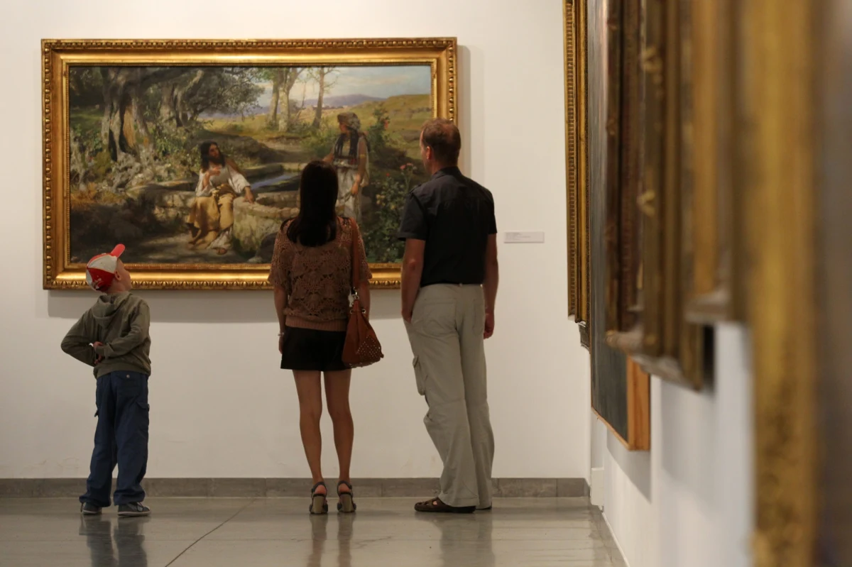 ​Prawie sto cennych starodruków zginęło z jednego z największych muzeów Ukrainy, Lwowskiej Galerii Sztuki - poinformowały ukraińskie media z powołaniem na dyrektora placówki, Tarasa Wozniaka. Na razie nie wiadomo, czy straty dotknęły zbiorów w języku polskim.