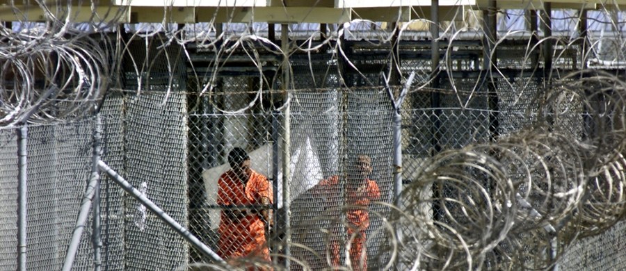 Czterech jemeńskich więźniów przetrzymywanych przez USA w bazie Guantanamo na Kubie zostało przewiezionych do Arabii Saudyjskiej. Jeden z nich, Mohammed Bawazir, spędził w Guantanamo prawie 15 lat.