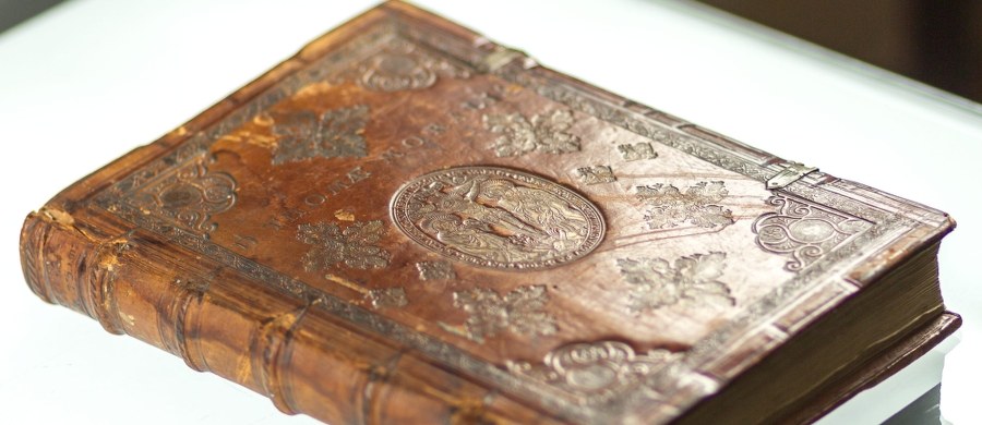 Straż Graniczna Ukrainy udaremniła przemyt 68 starodruków, które obywatel tego kraju próbował wywieźć do Polski przez przejście graniczne Krakowiec-Korczowa. Na razie nie wiadomo, czy jest to część zbiorów skradzionych z Lwowskiej Galerii Sztuki.