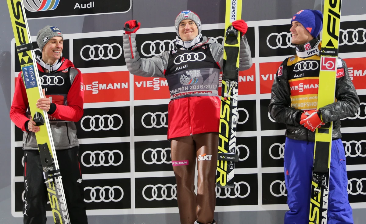 "Nasz hymn to nie marsz pogrzebowy!" - w internecie aż huczy od takich, a także dosadniejszych komentarzy po ceremonii dekoracji zwycięzców Turnieju Czterech Skoczni w Bischofshofen. Mazurka Dąbrowskiego zagrano w wyjątkowo spowolnionym tempie...