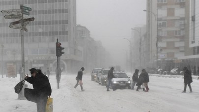 Bułgaria sparaliżowana po śnieżycach: 75 tysięcy gospodarstw bez prądu, na drogach 4-metrowe zaspy!