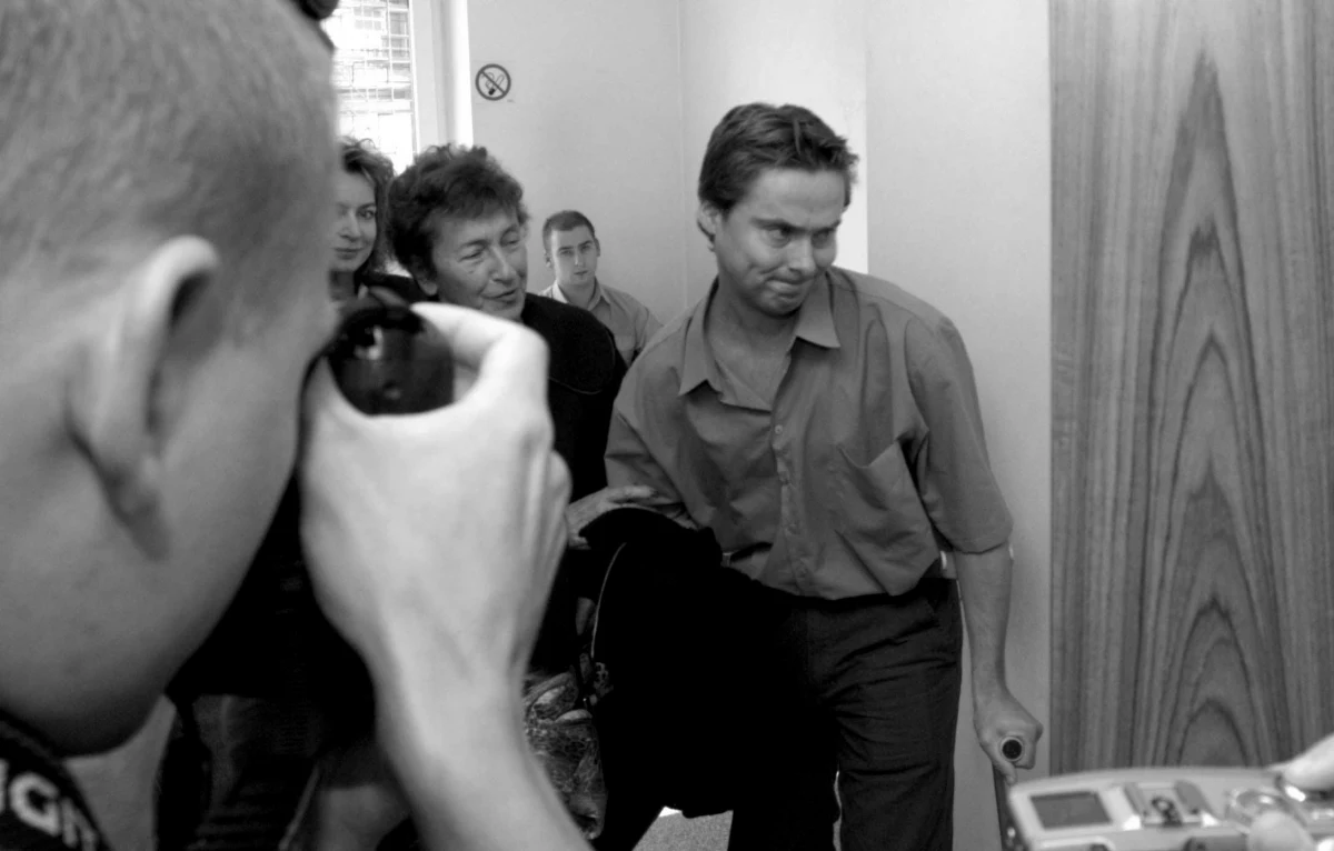 Nie żyje syn byłego prezydenta Przemysław Wałęsa. Jego ciało znalazł wczoraj w gdańskim mieszkaniu jego syn. Dokładną przyczynę śmierci 43-letniego Wałęsy ma wyjaśnić zlecona już sekcja zwłok.