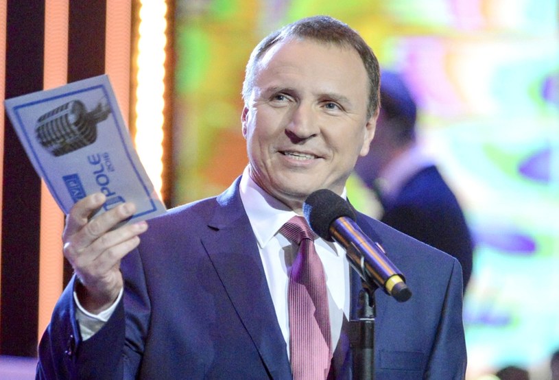 Sławomir Świerzyński, lider zespołu Bayer Full, poinformował, że koresponduje z prezesem Telewizji Polskiej Jackiem Kurskim na temat tego, żeby podczas festiwalu w Opolu był osobny dzień z muzyką disco polo.