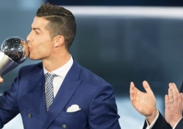 Ronaldo najlepszym piłkarzem FIFA w 2016 roku, Lewandowski na 12. miejscu
