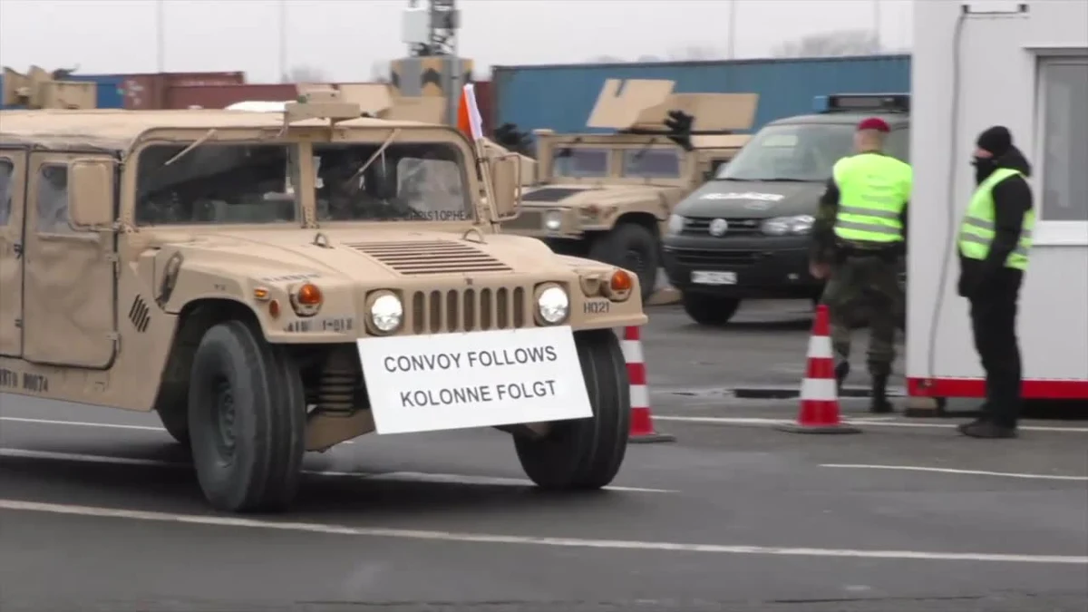 Koleją i po drogach wyruszyły do Polski amerykańskie czołgi, transportery, haubice i hummery. W jednostce w Żaganiu mają pojawić się w czwartek 12 stycznia. 