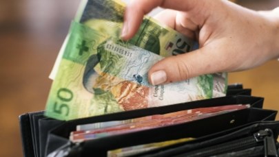 Rząd chce zmusić banki do przewalutowania kredytów we frankach