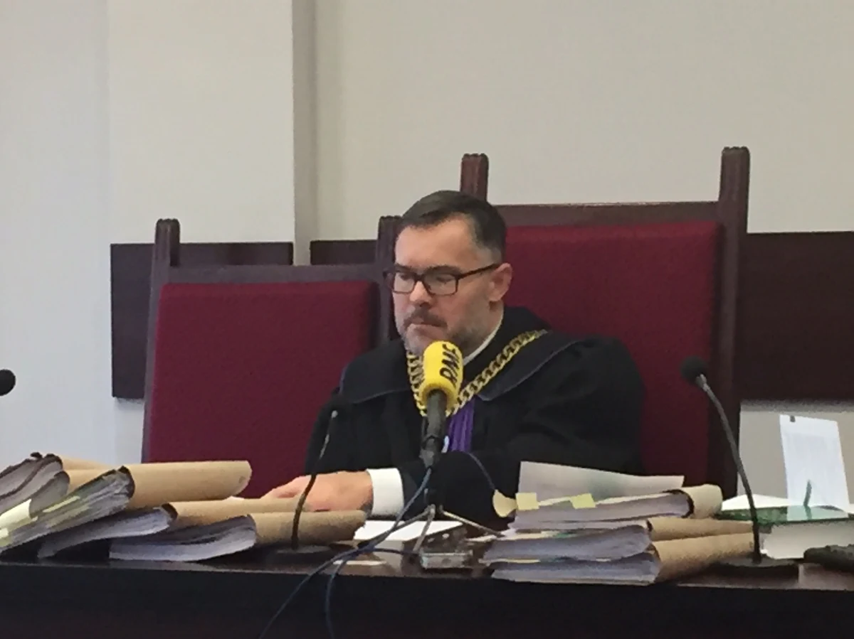 Ponad 20 milionów złotych, które są w posiadaniu syndyka Amber Gold, nie trafi do kasy skarbówki. Sąd Rejonowy Gdańsk-Północ podjął dziś decyzję w sprawie sporu między urzędnikami a syndykiem Amber Gold. Chodziło o niezapłacone przez przestępczy parabank podatki - między innymi CIT oraz VAT.