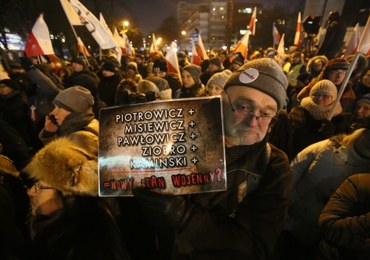 Protest przed Sejmem: "Obrońmy demokrację"