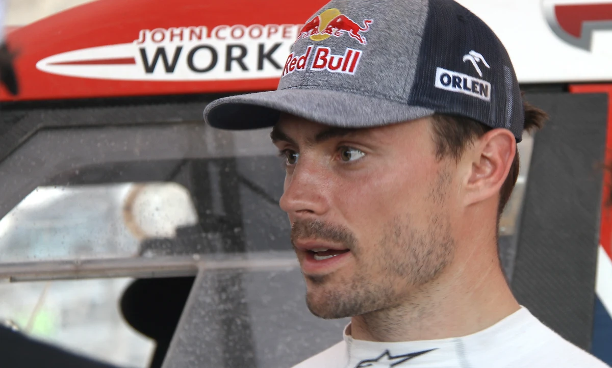 Zwycięzca 11. etapu Rajdu Dakar w kategorii samochodów Francuz Sebastien Loeb na dystansie blisko 300 kilometrów odcinka specjalnego o zaledwie 18 sekund wyprzedził lidera klasyfikacji, rodaka Stephane'a Peterhansela. Jakub Przygoński awansował na siódme miejsce.