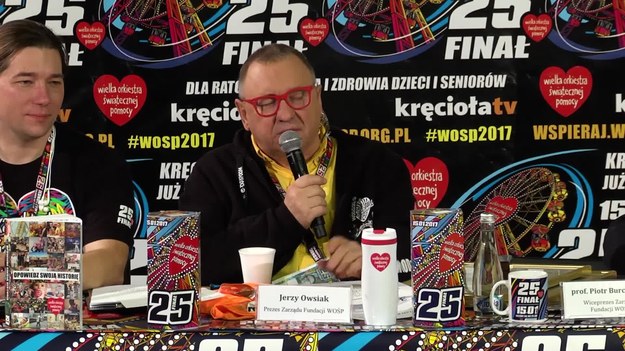 Polsko-filipińska załoga statku zebrała dla WOŚP niespełna 300 dolarów! - Ta wiadomość brzmi jak z filmu - komentuje Owsiak.