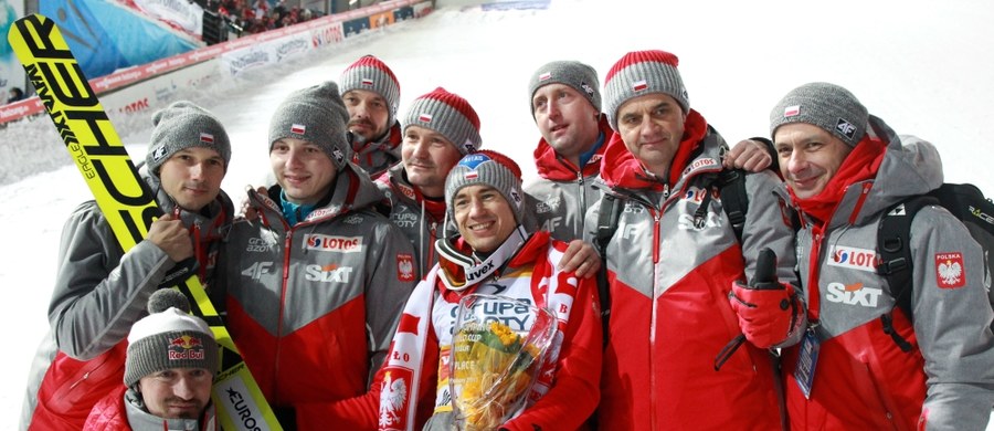 Kamil Stoch, który dwukrotnie triumfował w konkursach w Wiśle, jest zdecydowanym liderem listy zarobków Pucharu Świata w skokach narciarskich. Po 14 z 33 zawodów na jego koncie jest 90 800 franków szwajcarskich (ok. 372 tys. zł).