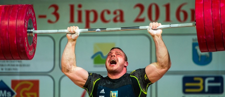 Mistrz olimpijski z Londynu w podnoszeniu ciężarów w kat. 85 kg Adrian Zieliński, zdyskwalifikowany na cztery lata za stosowanie niedozwolonego środka, zapowiedział odwołanie się od tej kary. "Jestem niezwykle zaskoczony wymiarem sankcji na mnie nałożonym, bo i tak, jak zapowiadałem od samego początku, aktywnie współpracowałem z Panelem Dyscyplinarnym jak i Komisją do Zwalczania Dopingu w Sporcie, zamierzając udowodnić, nie tylko Panelowi Dyscyplinarnemu, ale również całemu środowisku sportowemu, które skreśliło moją osobę na długo przed wydaniem decyzji, iż substancję zabronioną spożyłem nieświadomie" – napisał w oświadczeniu zamieszczonym na Facebooku.