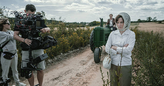 Już 27 stycznia premiera "Sztuki kochania. Historii Michaliny Wisłockiej". Film wyreżyserowała Maria Sadowska, a scenariusz napisał Krzysztof Rak, nagrodzony za "Bogów" na 39. Festiwalu Filmowym w Gdyni oraz Orłem - Polską Nagrodą Filmową. Za zdjęcia odpowiadał Michał Sobociński, natomiast producentami filmu są Krzysztof Terej oraz Piotr Woźniak-Starak. Jak twórcy wspominają pracę przy tym projekcie?